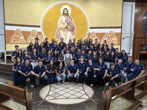 Estudantes concluintes do Ensino Médio participam de Missa