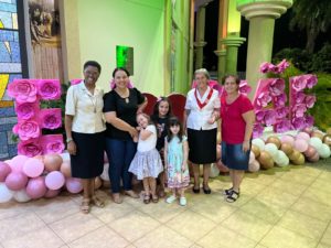 Mães recebem benção em missa especial do dia das mães