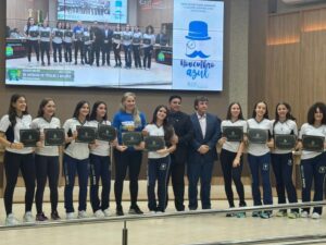 Alunos do Colégio Regina Pacis homenageados na Câmara Municipal de Sinop